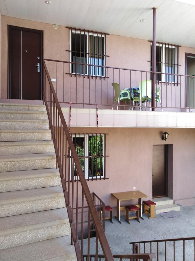 Rest Guest House Yerevan Bagian luar foto