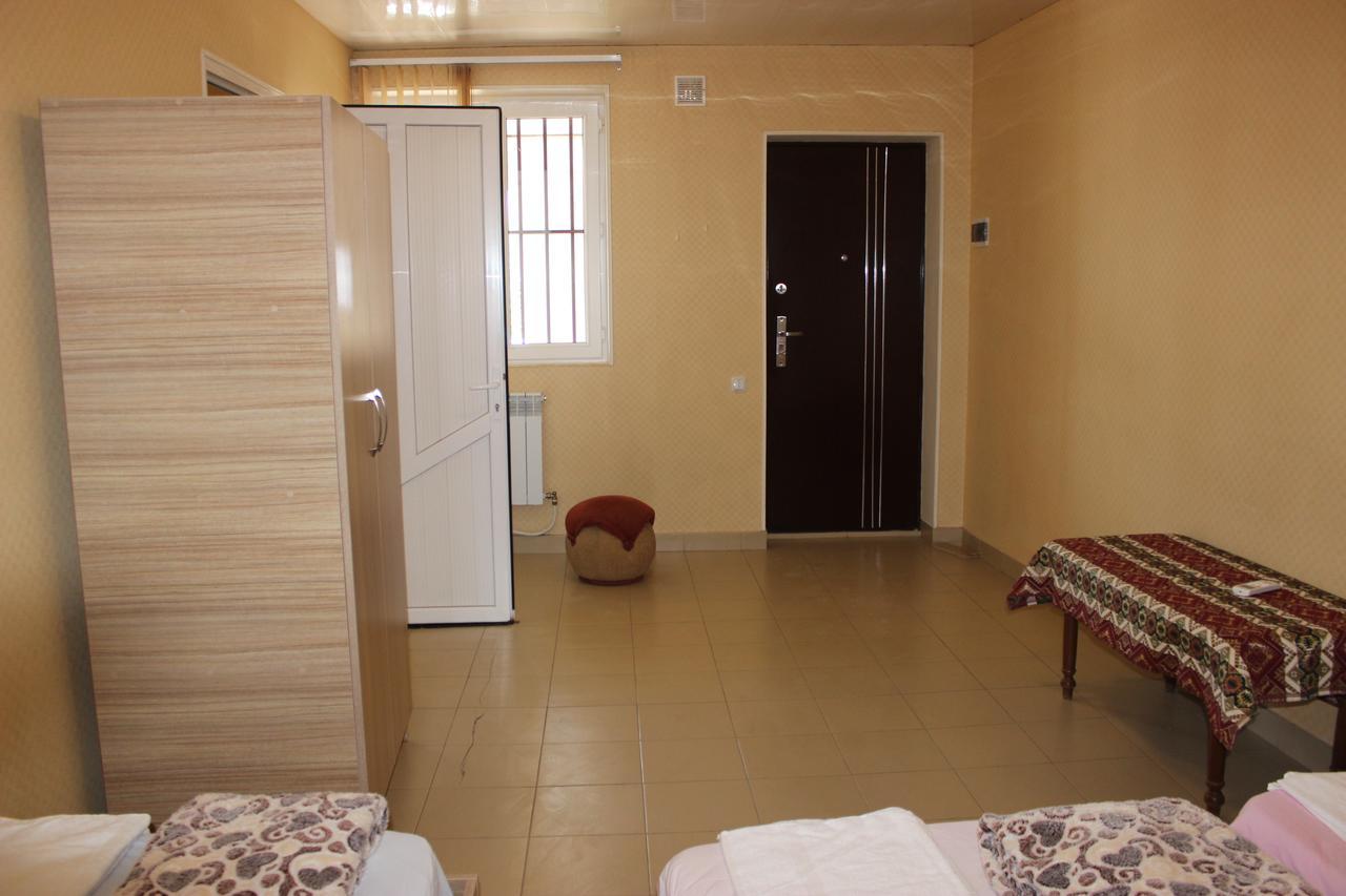 Rest Guest House Yerevan Bagian luar foto
